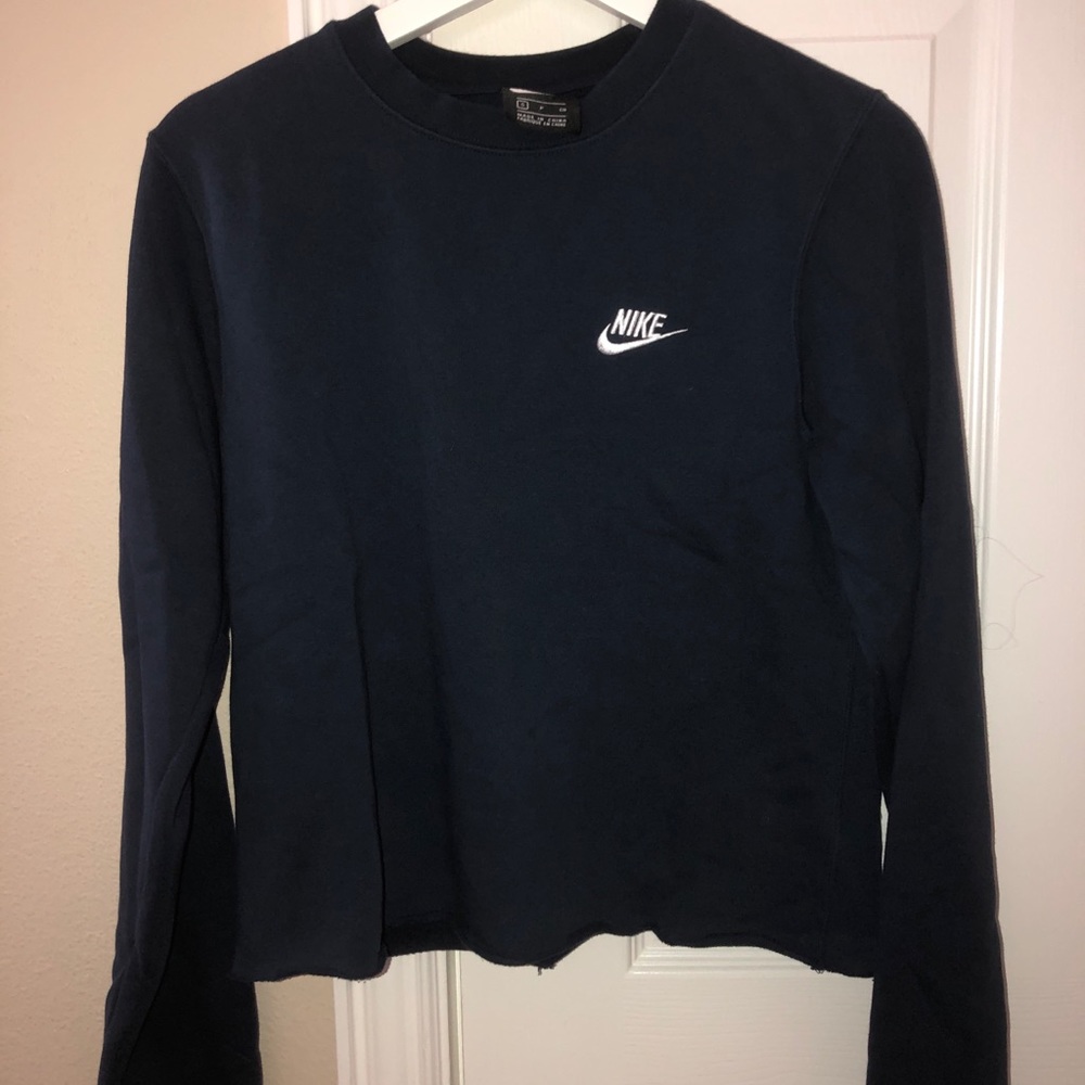 nike cropped crew neck